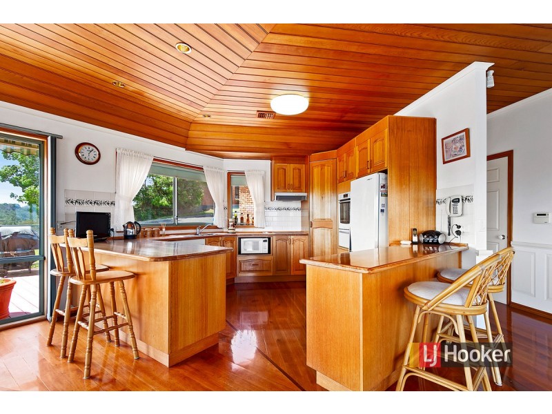 109 Capes Road, Lakes Entrance VIC 3909