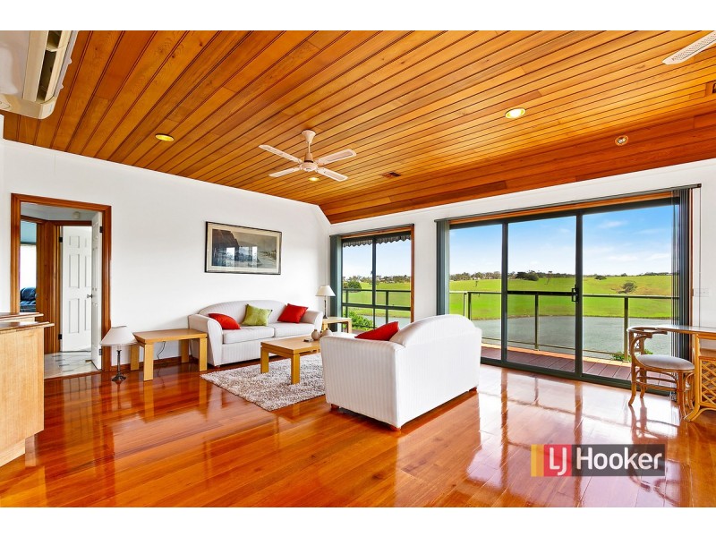 109 Capes Road, Lakes Entrance VIC 3909