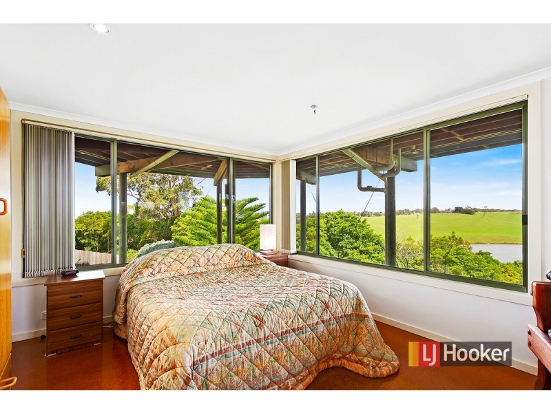 109 Capes Road, Lakes Entrance VIC 3909