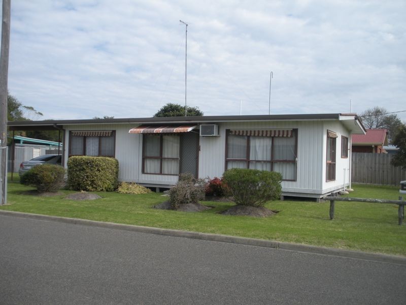 22 Eastern Beach Road, Lakes Entrance VIC 3909