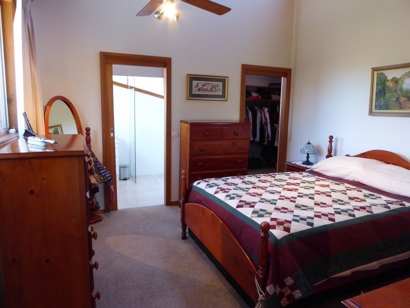 60 Point Road, Kalimna VIC 3909