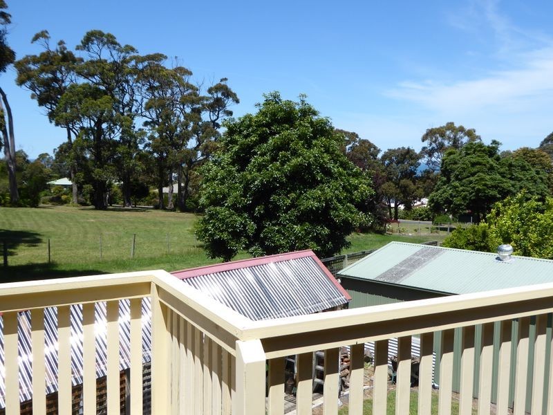 60 Point Road, Kalimna VIC 3909