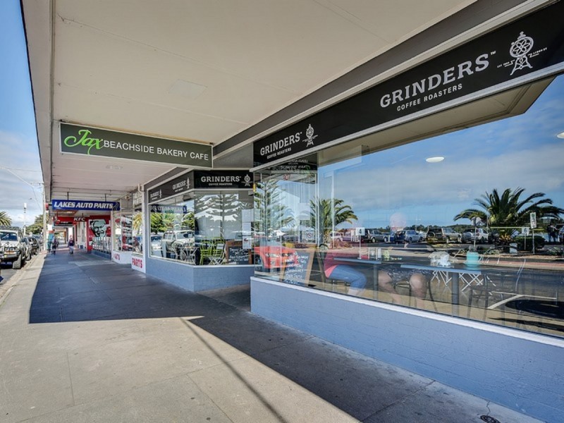 307 Esplanade, Lakes Entrance VIC 3909