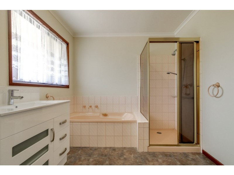 170 Myer Street, Lakes Entrance VIC 3909