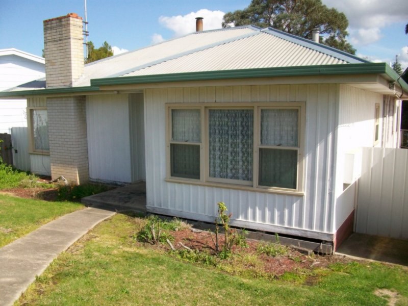 6 View Street, Lakes Entrance VIC 3909