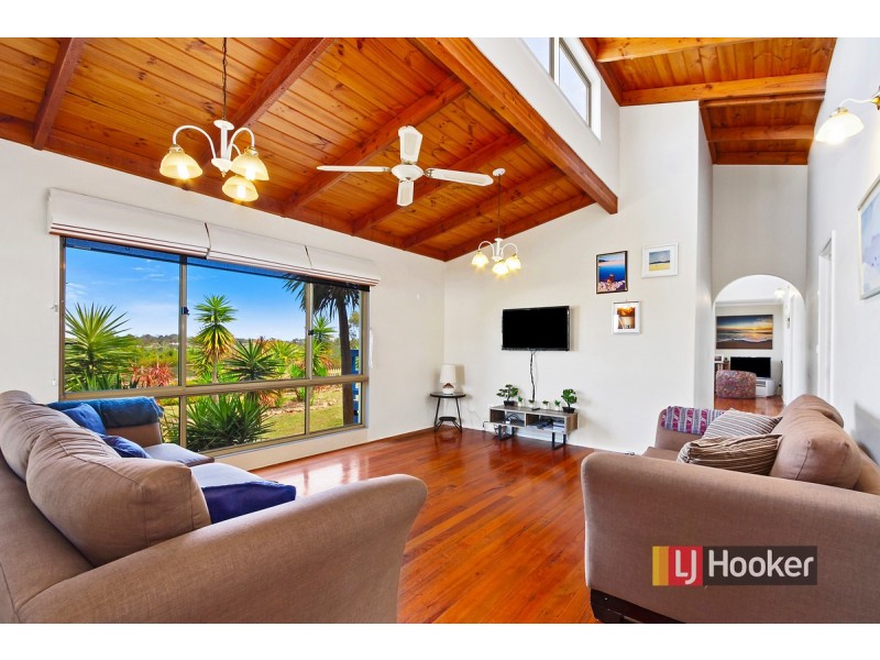 40 Nautilus Way, Lakes Entrance VIC 3909