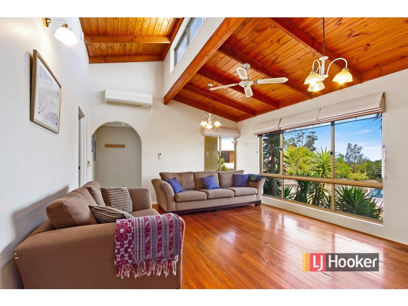 40 Nautilus Way, Lakes Entrance VIC 3909