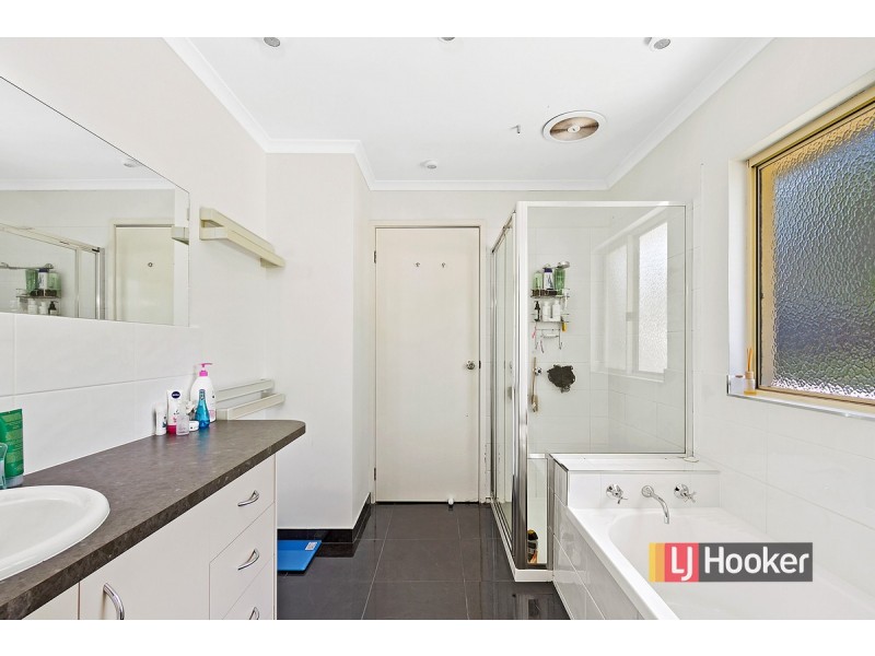 40 Nautilus Way, Lakes Entrance VIC 3909