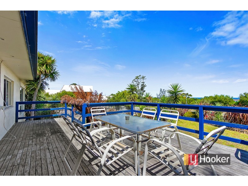 40 Nautilus Way, Lakes Entrance VIC 3909