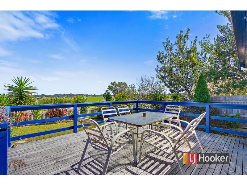 40 Nautilus Way, Lakes Entrance VIC 3909