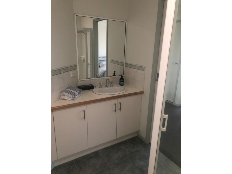 2/617 Esplanade, Lakes Entrance VIC 3909