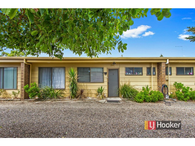 2/14 Middle Street, Lakes Entrance VIC 3909