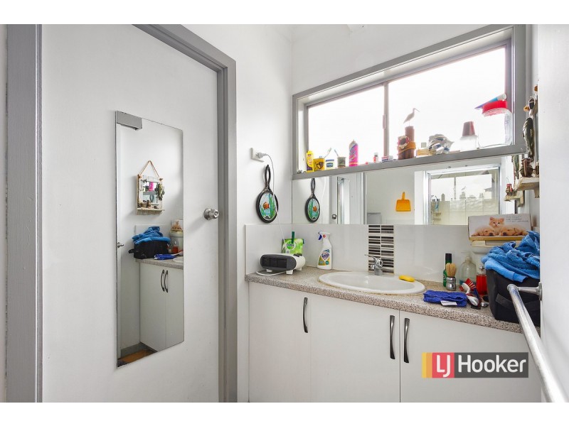 2/14 Middle Street, Lakes Entrance VIC 3909