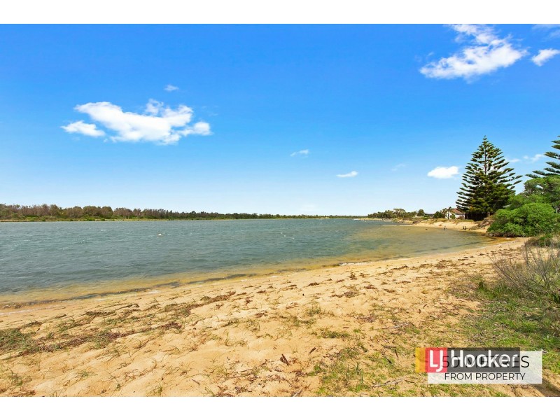 2/14 Middle Street, Lakes Entrance VIC 3909