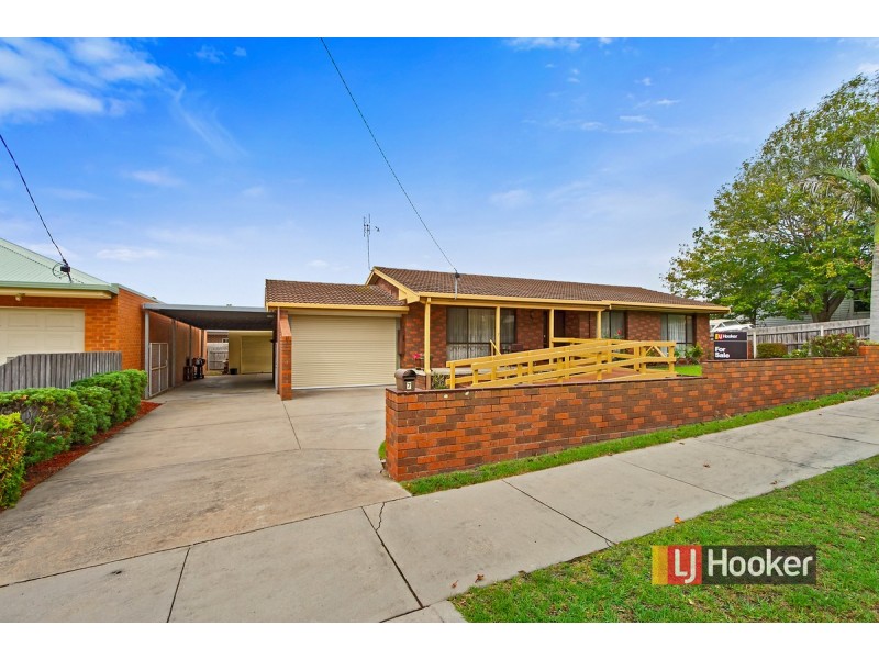 7 Macrae Court, Lakes Entrance VIC 3909