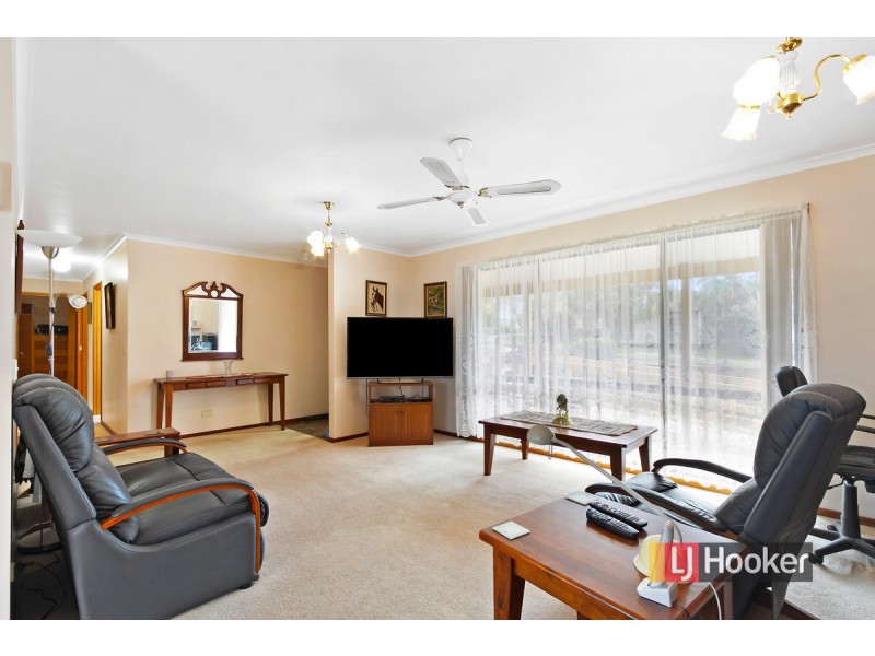 7 Macrae Court, Lakes Entrance VIC 3909