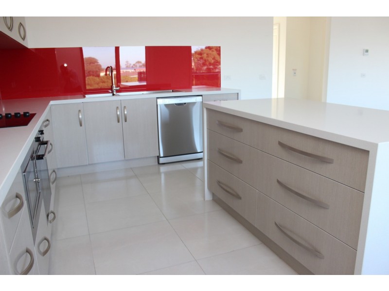 11 Penang Boardwalk, Lakes Entrance VIC 3909