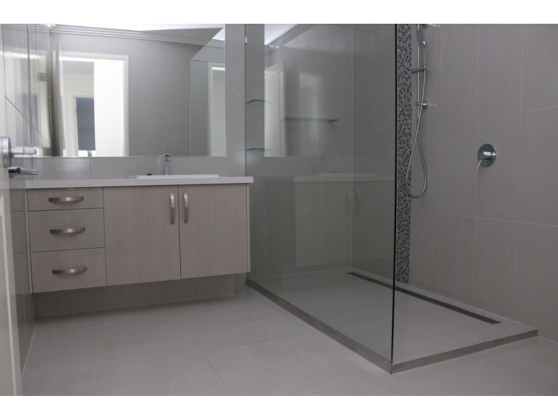 11 Penang Boardwalk, Lakes Entrance VIC 3909