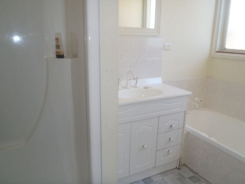 4 Endeavour Court, Lakes Entrance VIC 3909