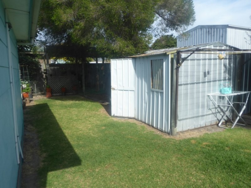 4 Endeavour Court, Lakes Entrance VIC 3909