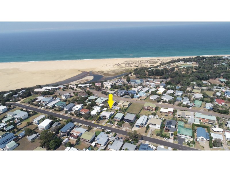 18 Lakeside Drive, Lake Tyers Beach VIC 3909