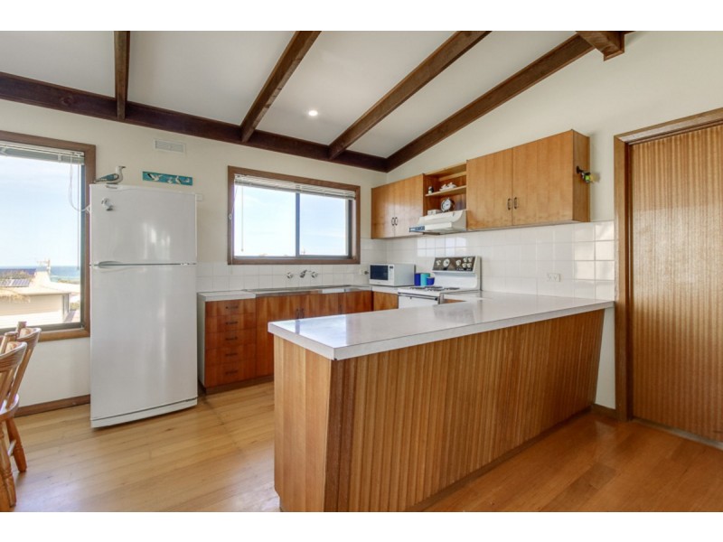 18 Lakeside Drive, Lake Tyers Beach VIC 3909