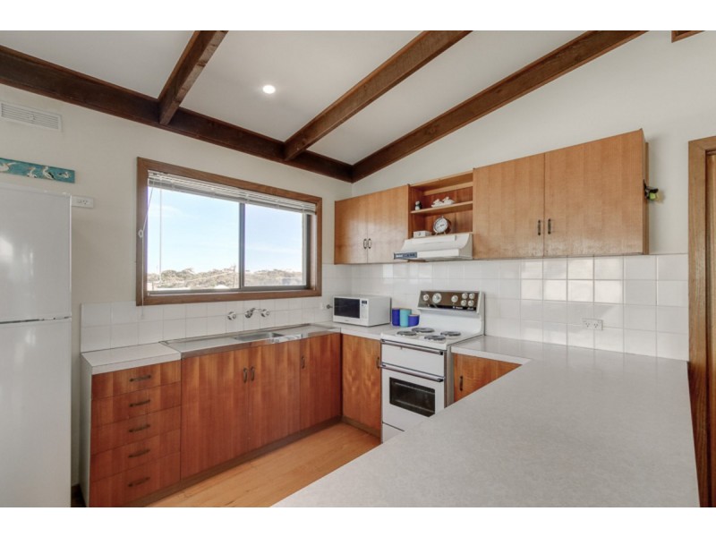 18 Lakeside Drive, Lake Tyers Beach VIC 3909