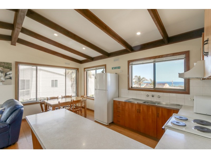 18 Lakeside Drive, Lake Tyers Beach VIC 3909