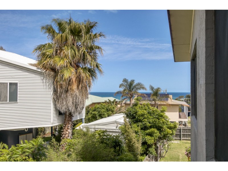 18 Lakeside Drive, Lake Tyers Beach VIC 3909