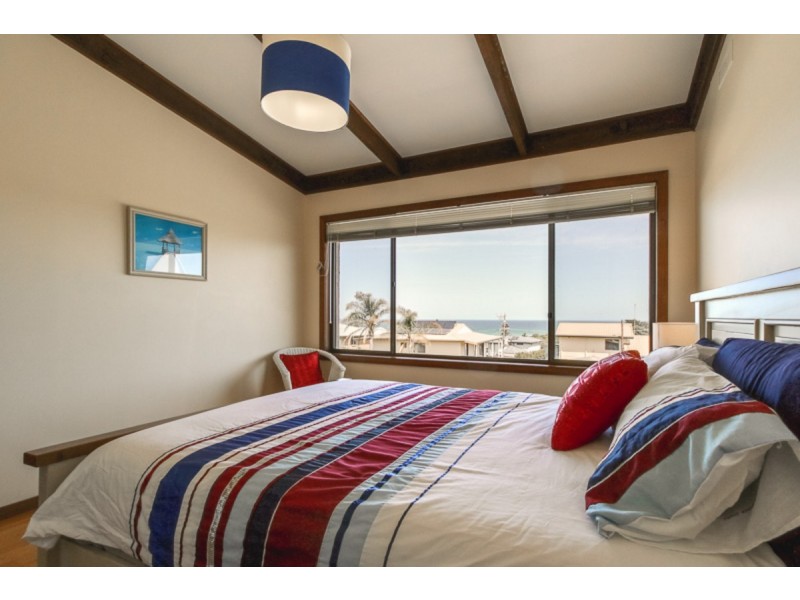 18 Lakeside Drive, Lake Tyers Beach VIC 3909