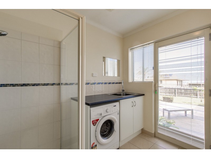 18 Lakeside Drive, Lake Tyers Beach VIC 3909