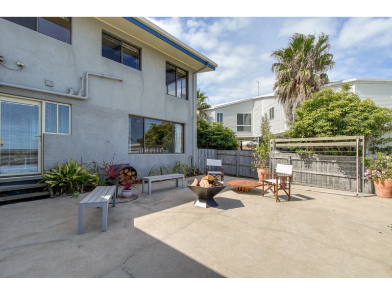 18 Lakeside Drive, Lake Tyers Beach VIC 3909