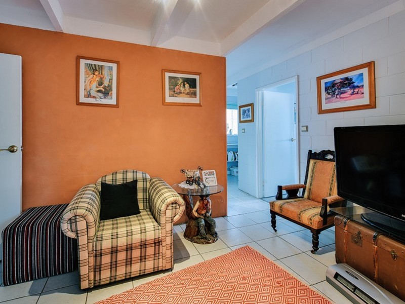 2 Cunningham Street, Lakes Entrance VIC 3909