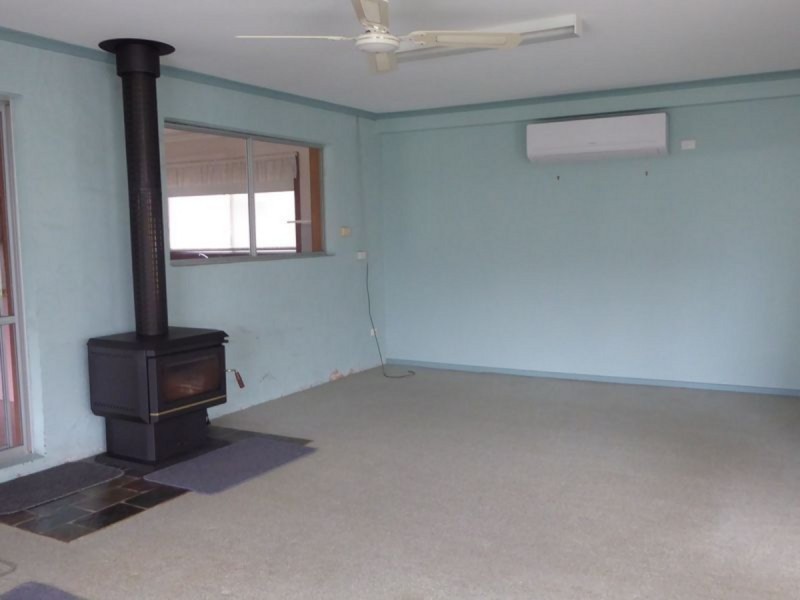 15 Ferndale Parade, Lakes Entrance VIC 3909
