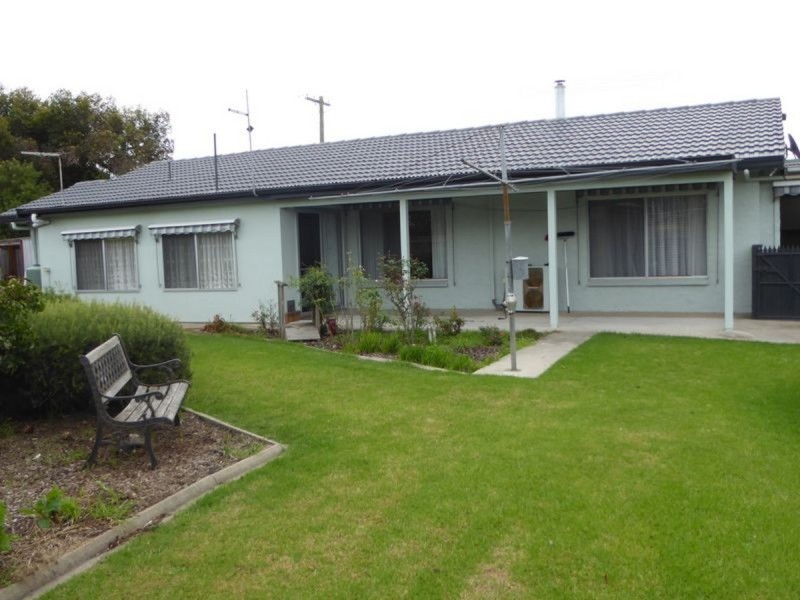 15 Ferndale Parade, Lakes Entrance VIC 3909