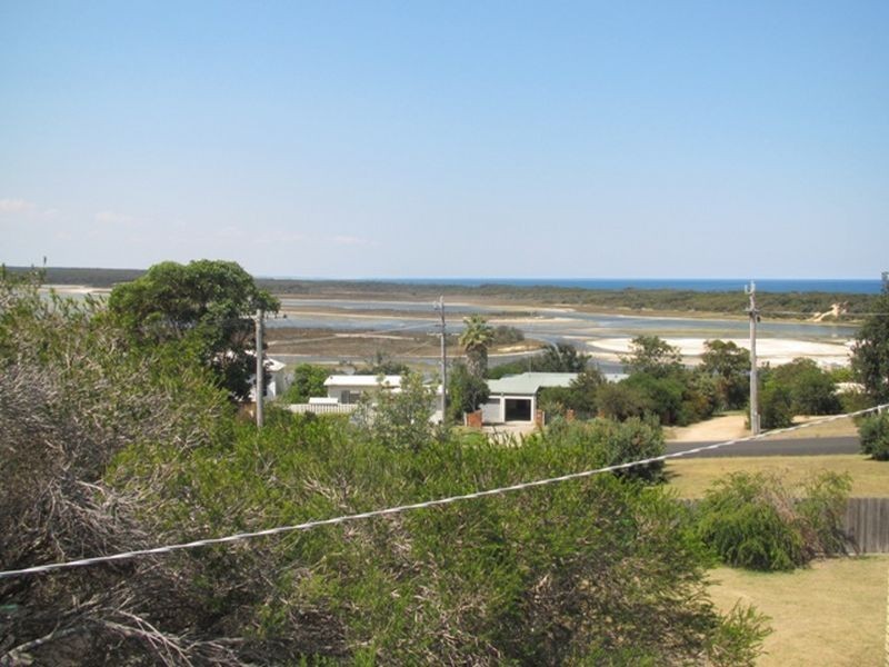 44 Outlook Drive, Lake Tyers Beach VIC 3909
