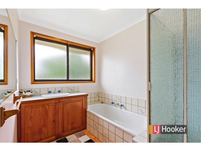 17 Hardie Street, Lakes Entrance VIC 3909