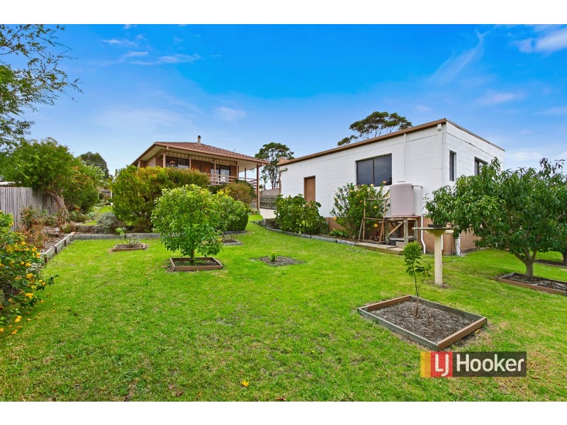 17 Hardie Street, Lakes Entrance VIC 3909