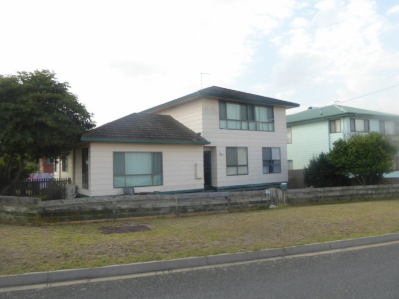 39 Seaview Parade, Kalimna VIC 3909