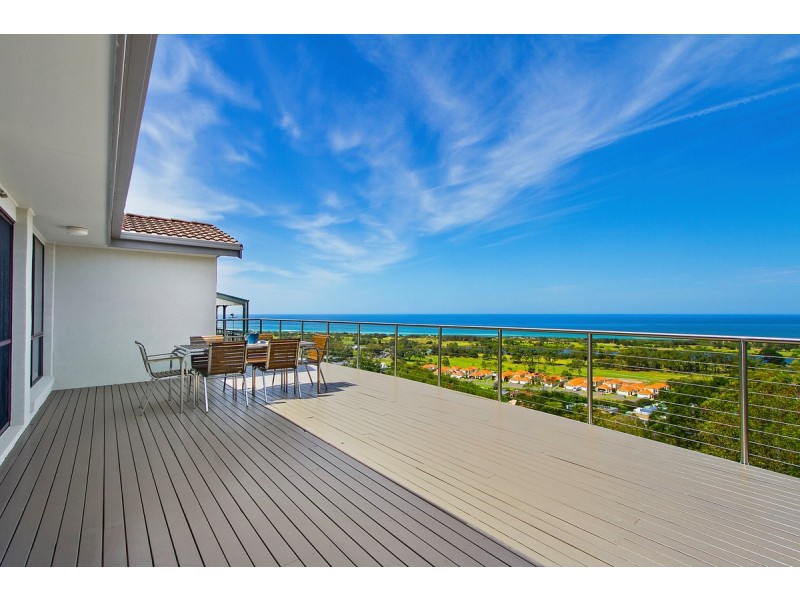 16 Ocean View Parade, Lakes Entrance VIC 3909