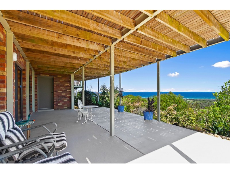 16 Ocean View Parade, Lakes Entrance VIC 3909