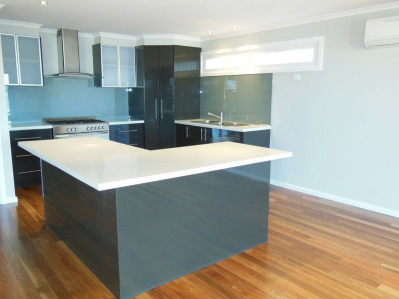 8 Hillcrest Way, Lake Tyers Beach VIC 3909