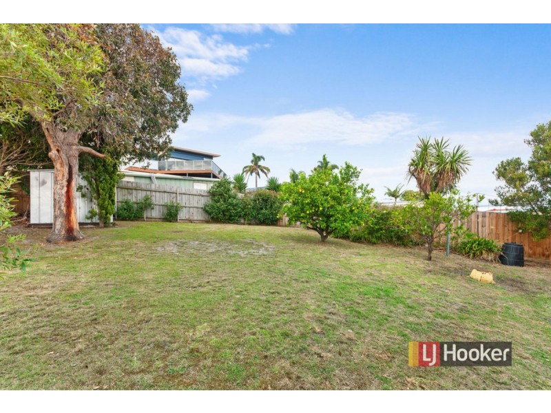 12 Nautilus Way, Lakes Entrance VIC 3909