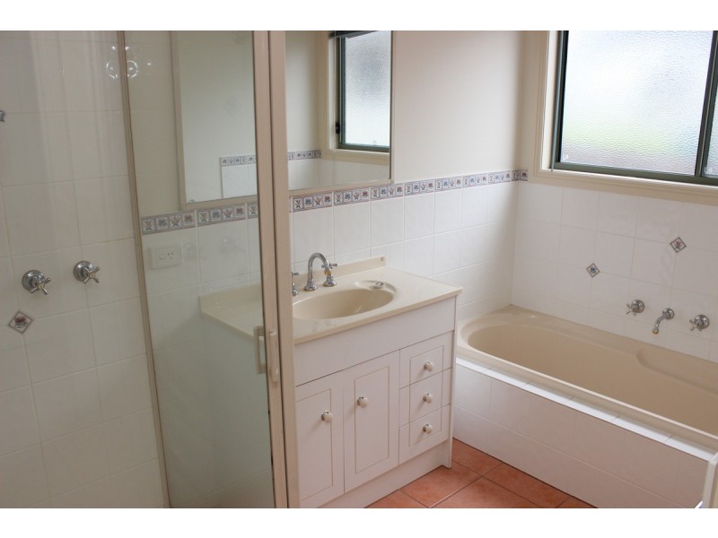172 Thorpes Lane, Lakes Entrance VIC 3909