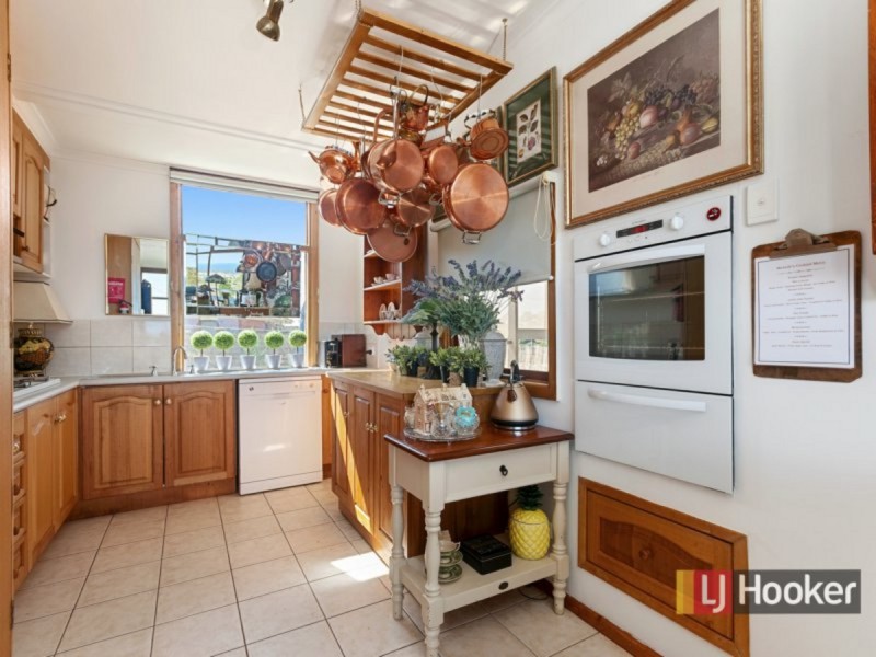 18 Grandview Road, Lakes Entrance VIC 3909