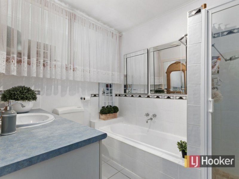 18 Grandview Road, Lakes Entrance VIC 3909