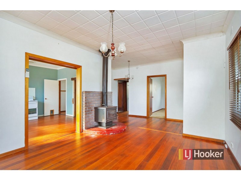 3 Ocean Court, Lakes Entrance VIC 3909