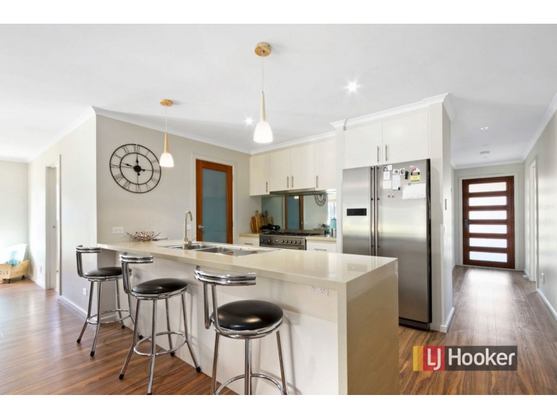 10 Luke Court, Lakes Entrance VIC 3909