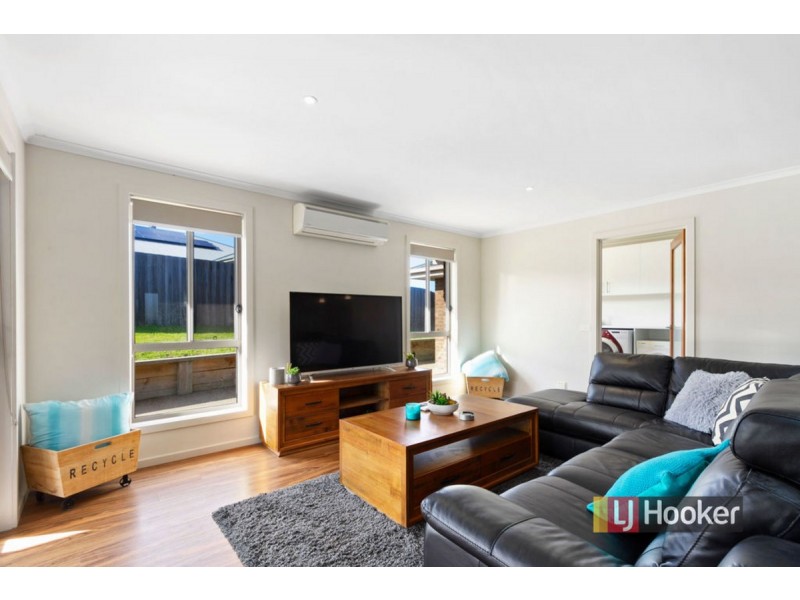 10 Luke Court, Lakes Entrance VIC 3909