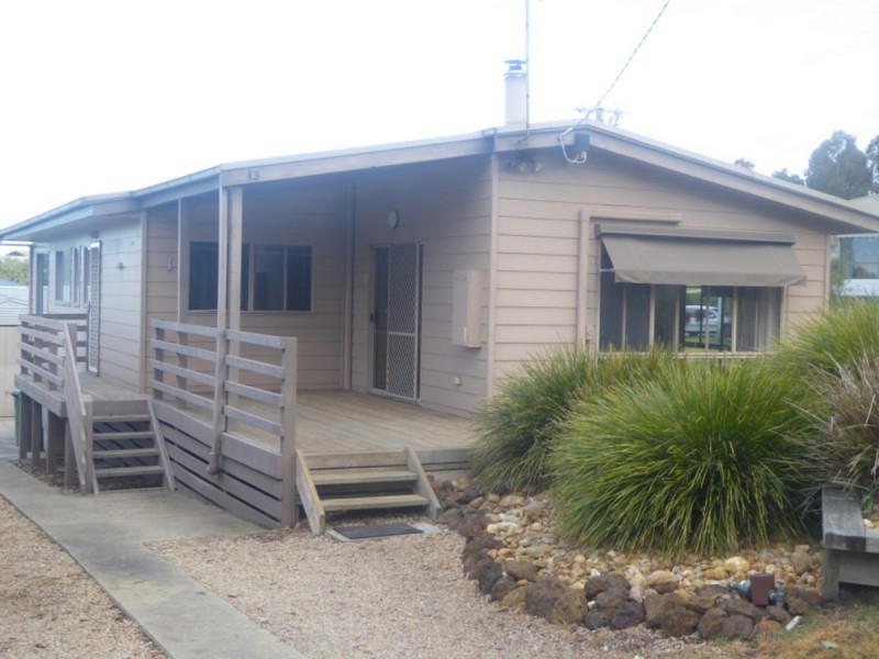 13 Bassett Road, Lakes Entrance VIC 3909